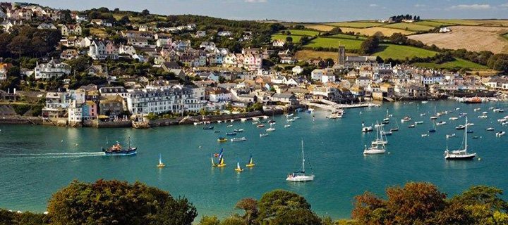 Colombian comedy star on studying in the UK: "is like a holiday"