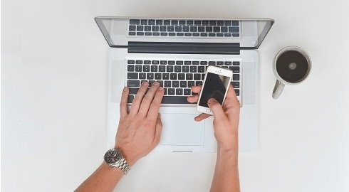 El internet es una herramienta poderosa para estudiar en el extranjero