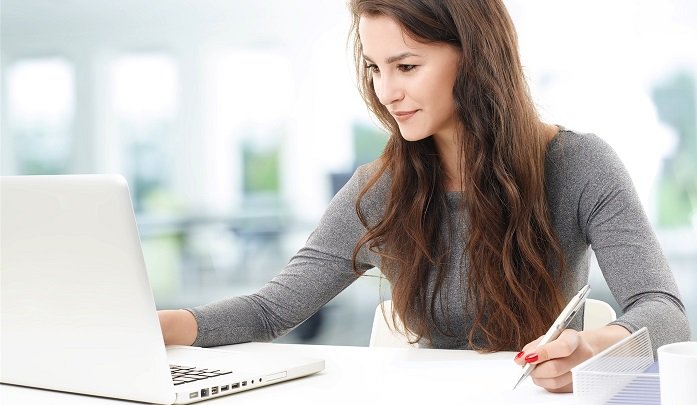 Lista de sites que vão te ajudar a encontrar bolsas de estudos no exterior