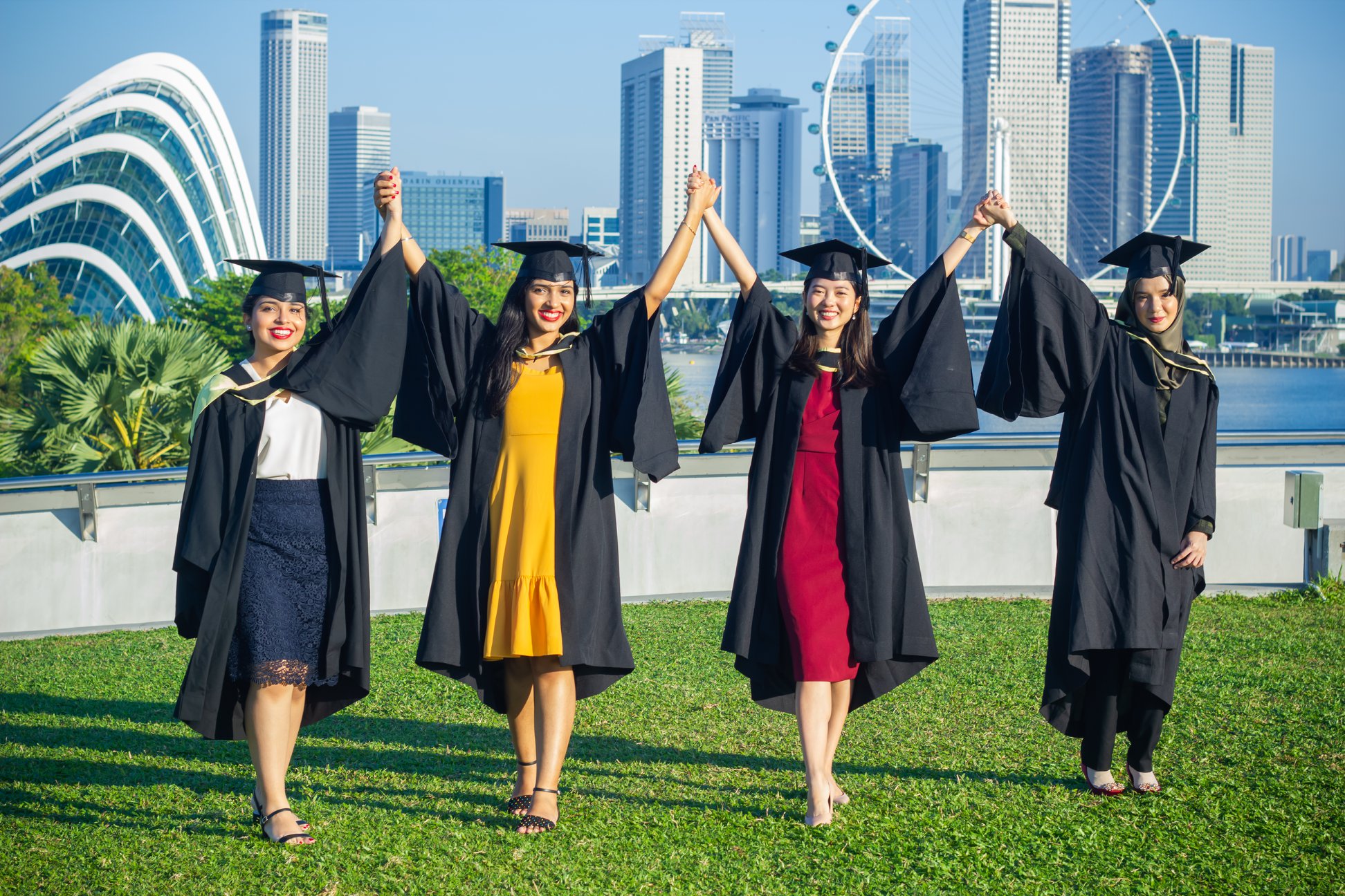 Alumni of SIM-University of London, including Dupinderjeet Kaur