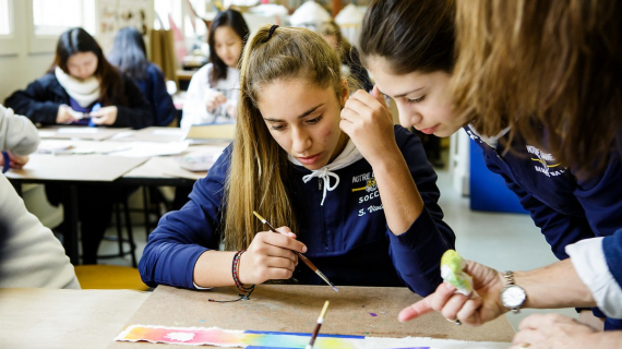 Notre Dame: Prepara a las mujeres jóvenes para la universidad