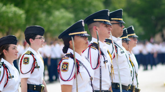 Se forman grandes líderes en el Instituto Militar de Nuevo México