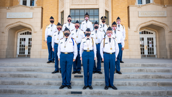 Instituto Militar do Novo México recebe de forma segura novos e antigos cadetes 