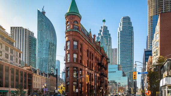 Estudar no Canadá: tudo o que você precisa saber para morar em Toronto, a maior cidade do país