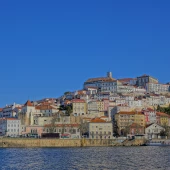 Com praias, montanhas e muralhas, Centro de Portugal abriga a universidade mais antiga da Europa