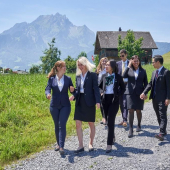 Prepárate para una carrera exitosa en la industria hotelera en Suiza.